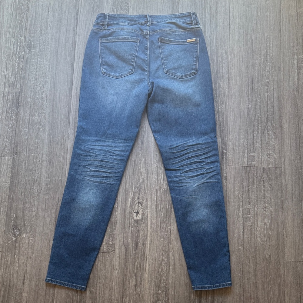 White house black market distressed Skinny Ankle Jeans – Size 4 – Medium Wash - Picture 4 of 5